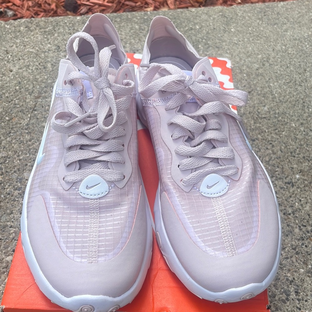 Women’s Nike Renew Lucent “rose blanc “